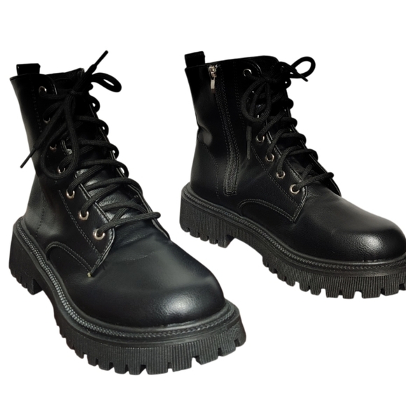 Women's Chunky Platform Combat Boots Size 40=8 Black Boots - Picture 4 of 9